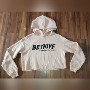Women's Light Pink 'Beyhive' Cropped Hoodie Sweater